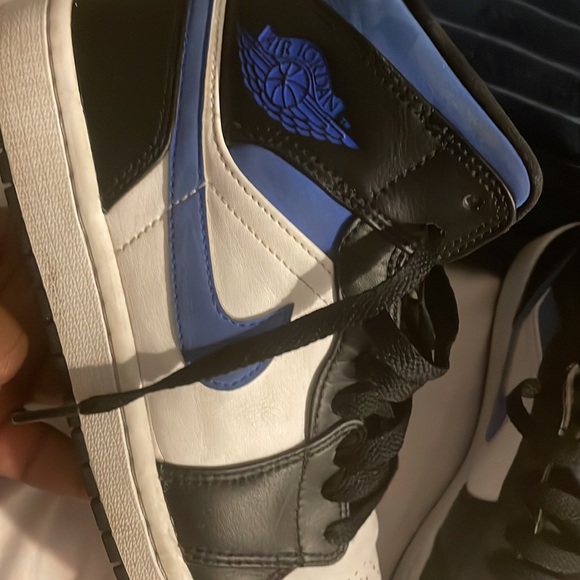 Hello i’m new to this app i will be selling multiple things on here - Picture 2 of 2